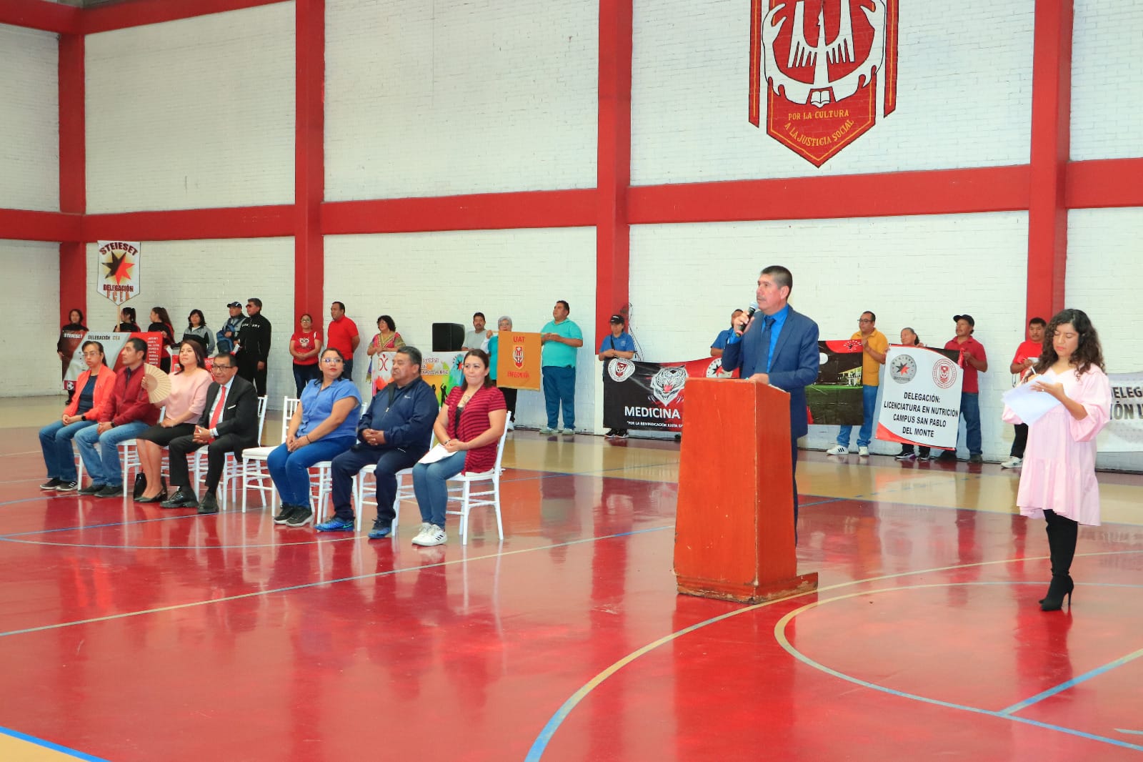 Elogia Rector de la UATx disposición del STEIESET para el logro de acuerdos